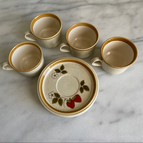 VINTAGE • 60s Mikasa Teacup and Saucer 4 Set Cottagecore Stone Manor Strawberry - Picture 3 of 10